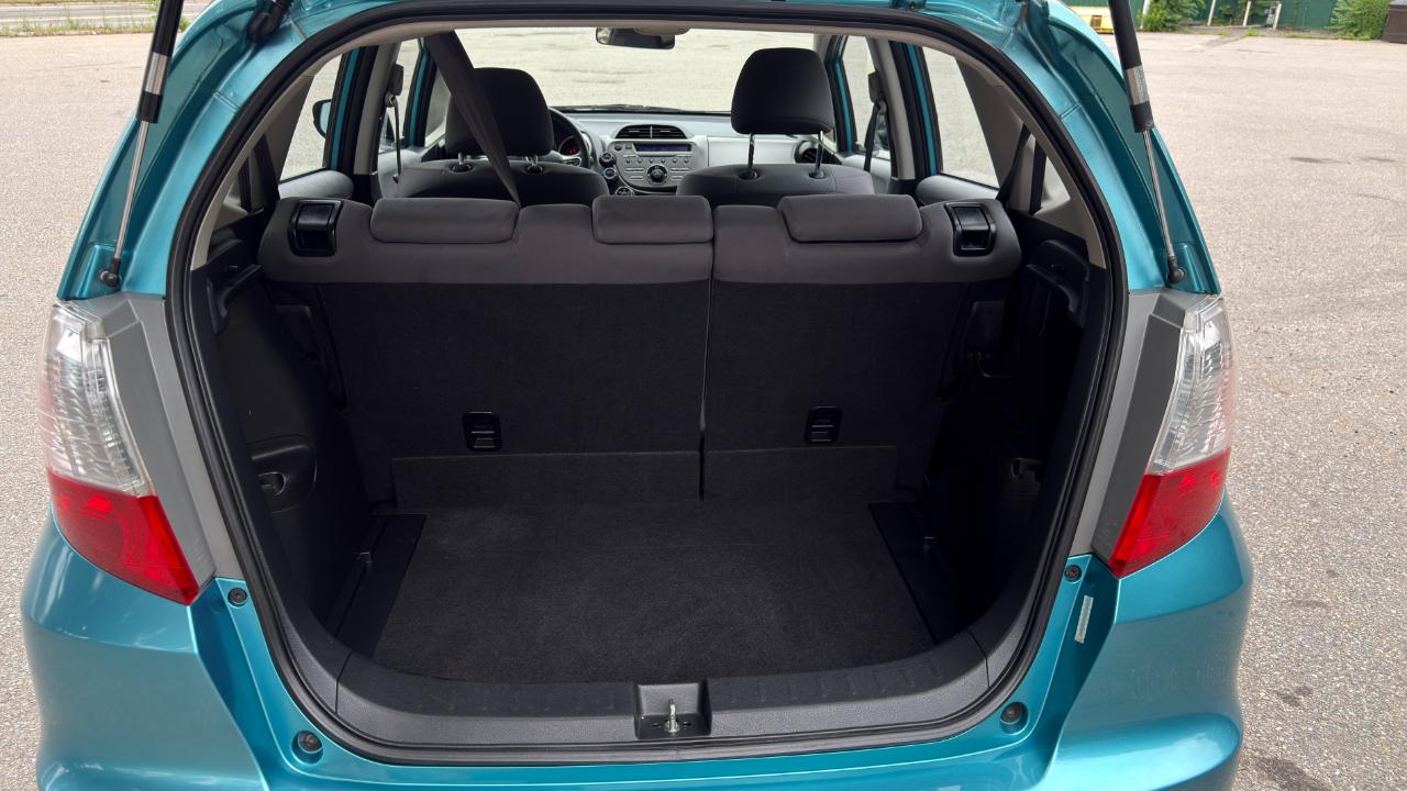 Honda Fit 5-Speed AT 2012