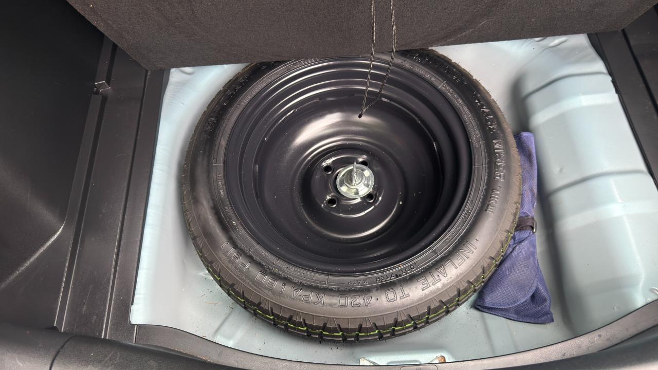Honda Fit 5-Speed AT 2012
