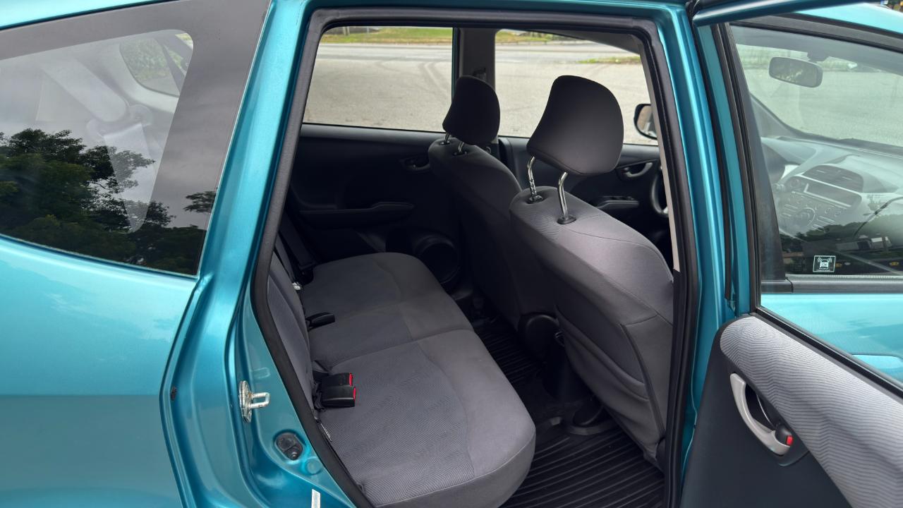 Honda Fit 5-Speed AT 2012