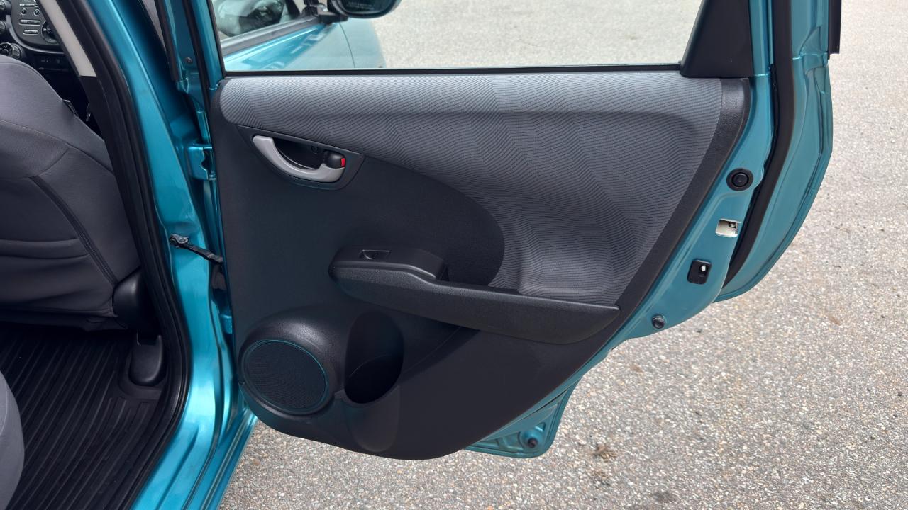Honda Fit 5-Speed AT 2012