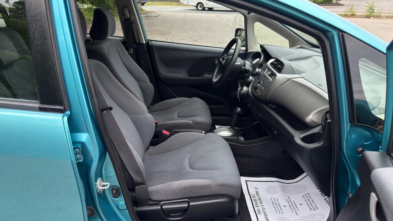 Honda Fit 5-Speed AT 2012