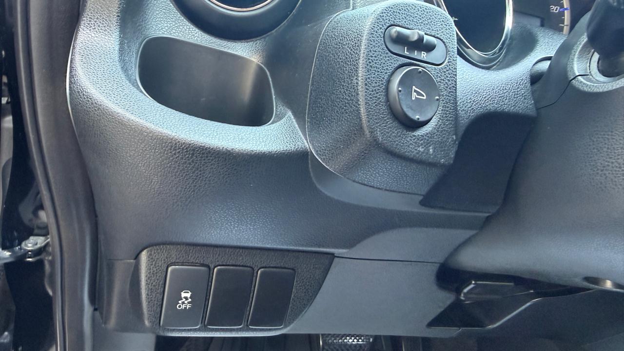Honda Fit Sport 5-Speed AT 2013