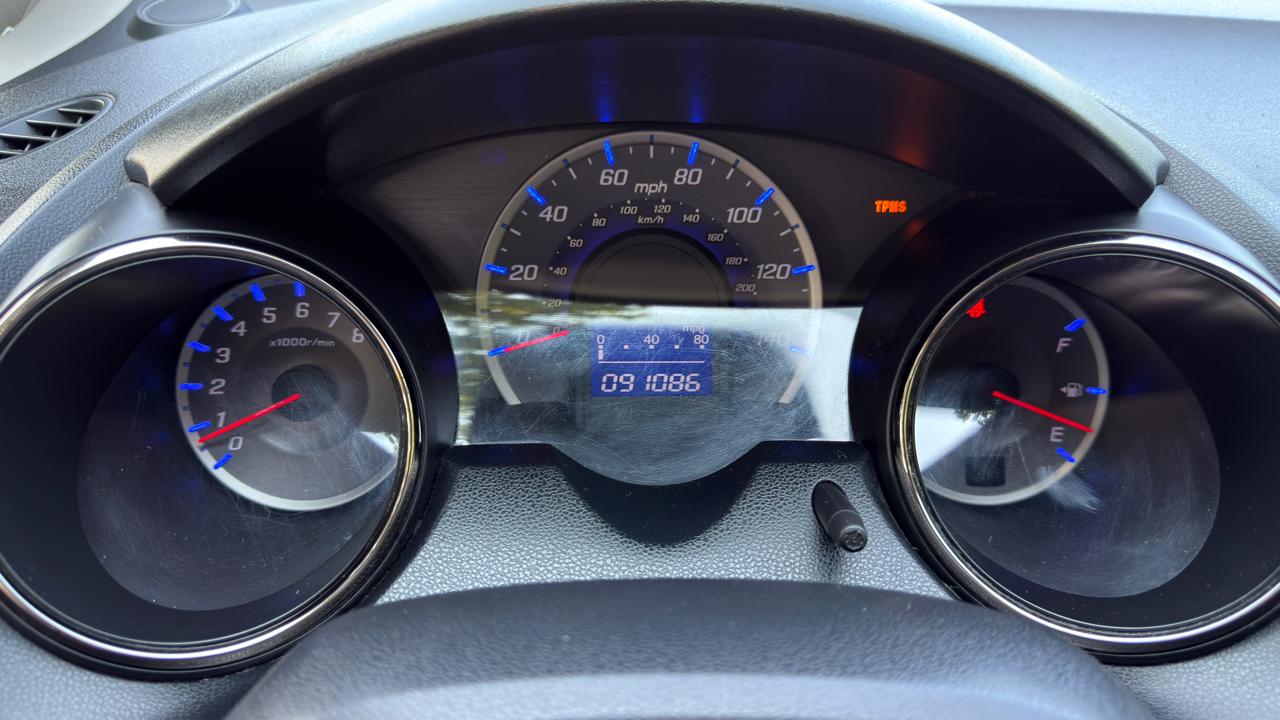 Honda Fit Sport 5-Speed AT 2013