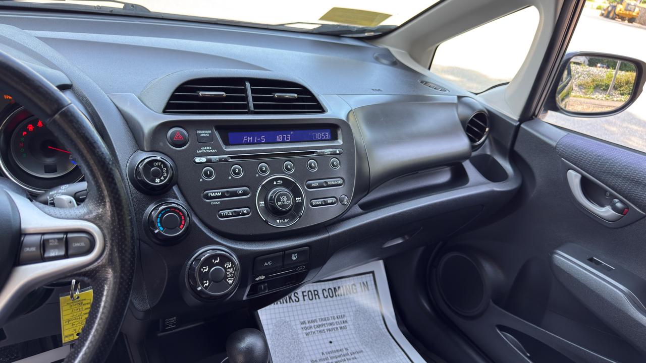 Honda Fit Sport 5-Speed AT 2013