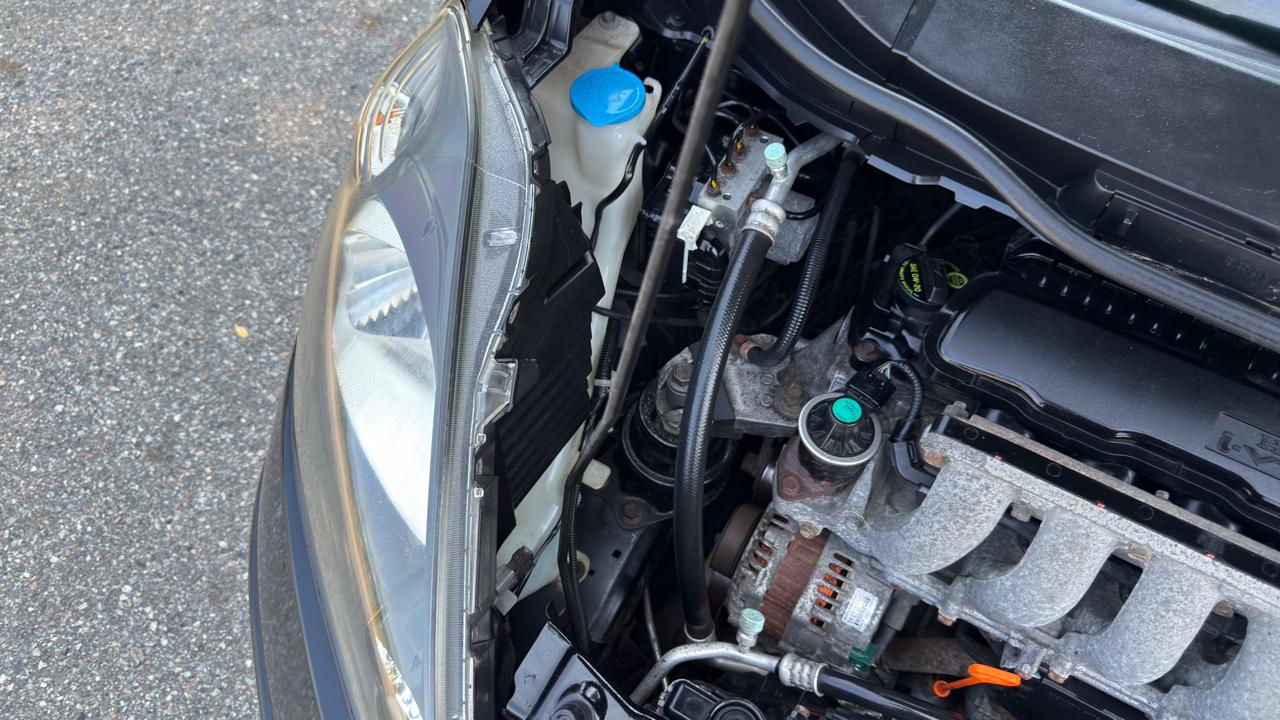 Honda Fit Sport 5-Speed AT 2013