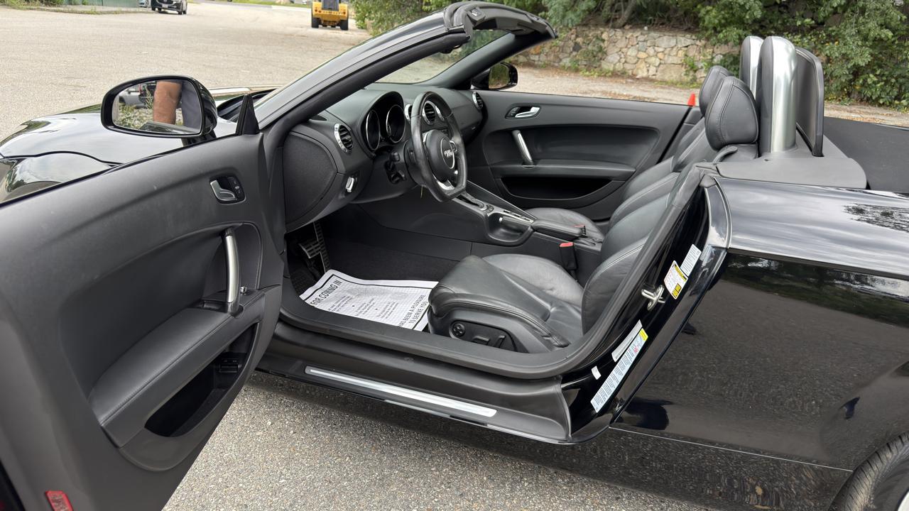 Audi TT 2.0T Roadster quattro S tronic 2012