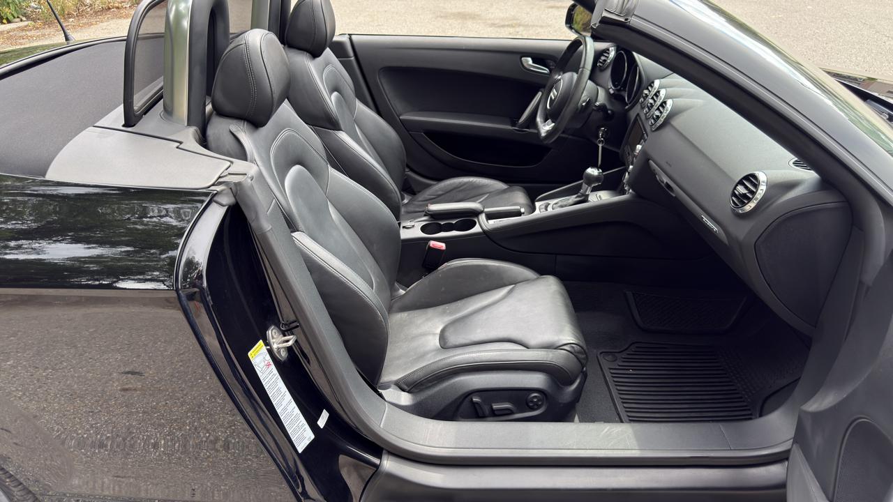 Audi TT 2.0T Roadster quattro S tronic 2012