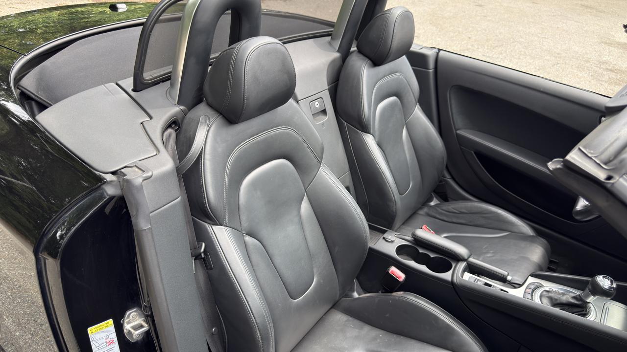Audi TT 2.0T Roadster quattro S tronic 2012