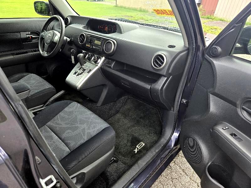 Scion xB Base 4D Wagon 2012 Scion xB Base 4D Wagon 2012