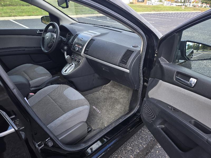 Nissan Sentra 2.0 SR 2010 Nissan Sentra 2.0 SR 2010