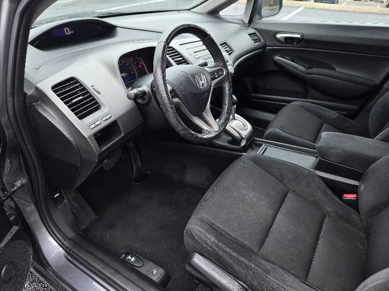 Honda Civic LX-S Sedan 5-Speed AT 2011