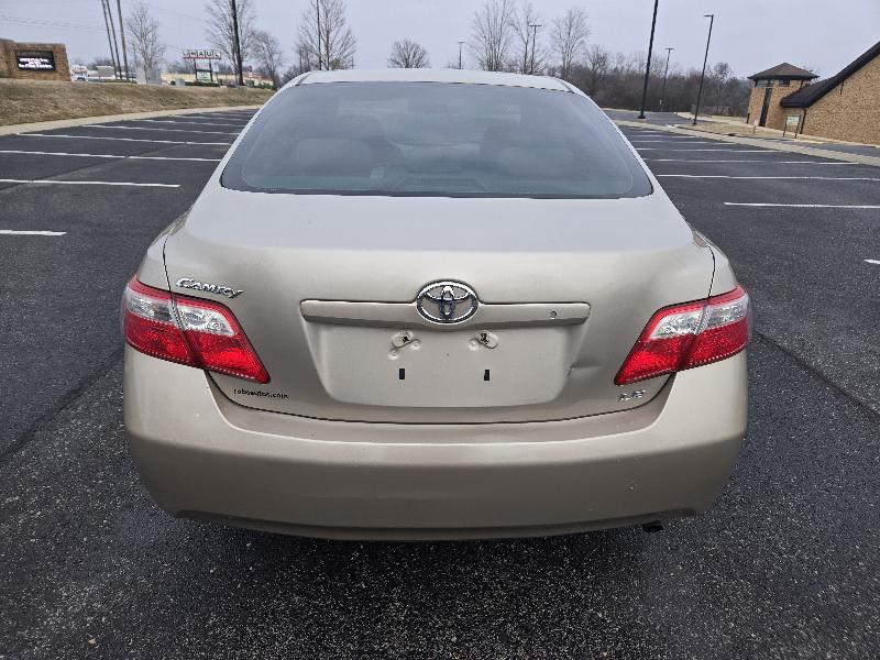 Toyota Camry LE 5-Spd AT 2009