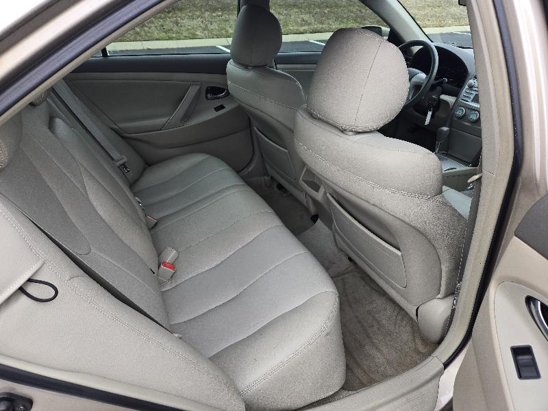 Toyota Camry LE 5-Spd AT 2009