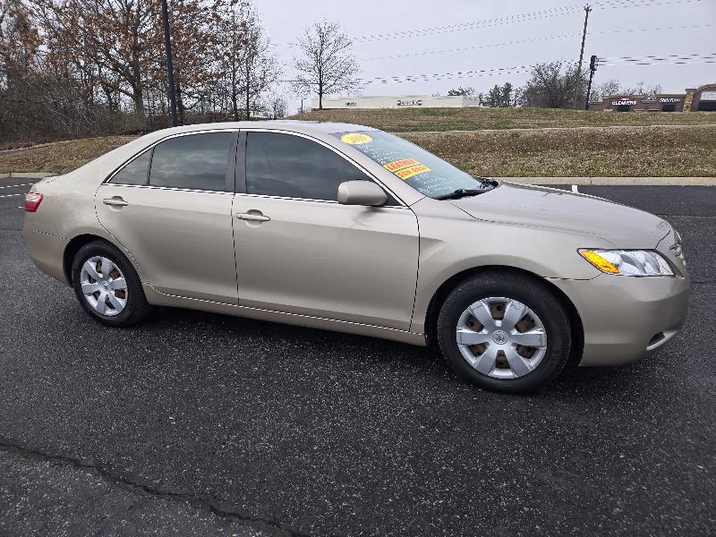 Toyota Camry LE 5-Spd AT 2009