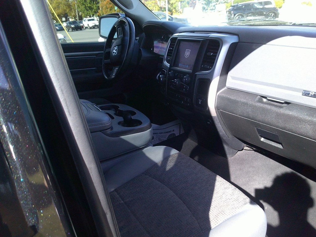 RAM 1500 Big Horn 4x4 Quad Cab 6'4" Box 2018 RAM 1500 Big Horn 4x4 Quad Cab 6'4" Box 2018