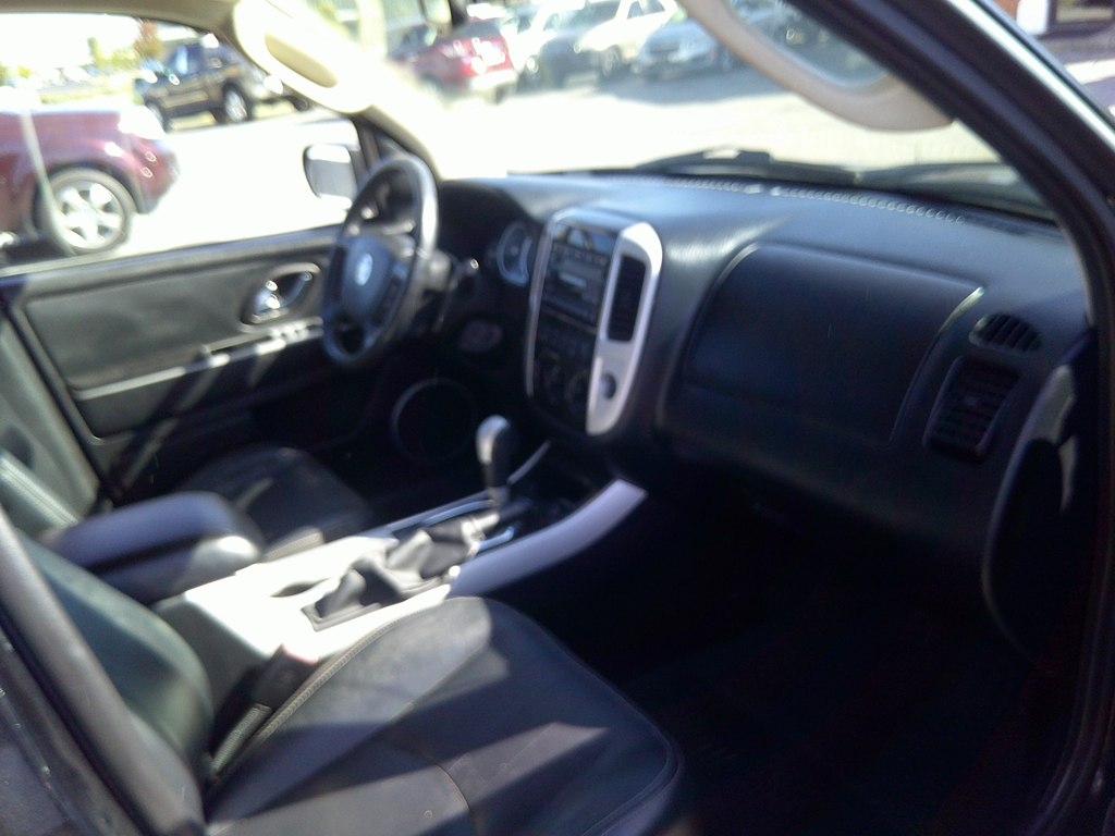 Mercury Mariner 4dr 103" WB Premier 4WD 2005 Mercury Mariner 4dr 103" WB Premier 4WD 2005