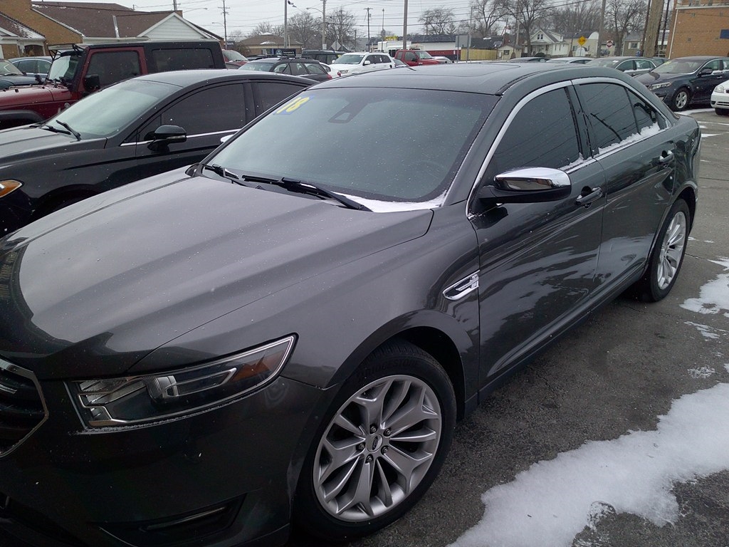 Ford Taurus Limited FWD 2018