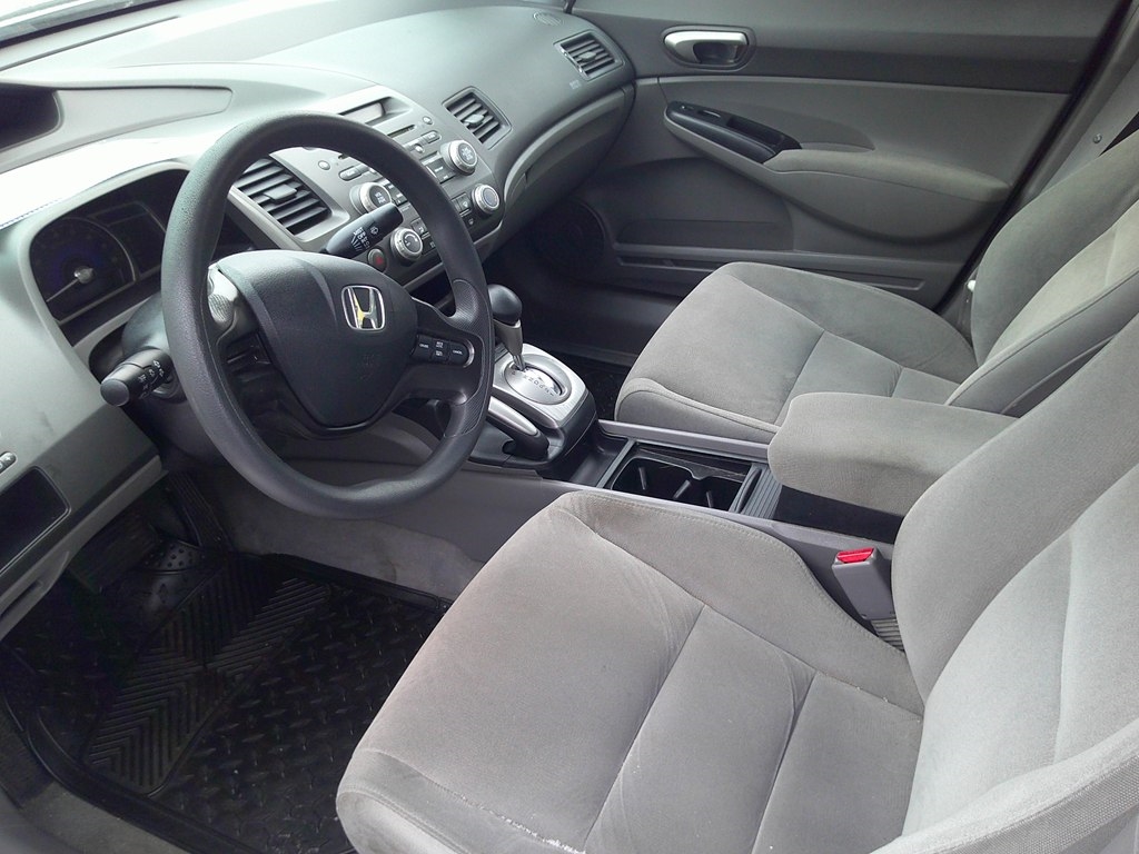Honda Civic LX AT 2006