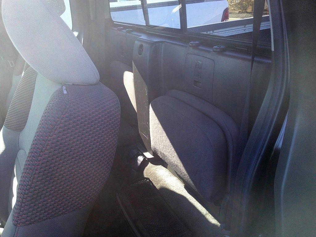 Nissan Frontier 4WD King Cab Auto PRO-4X 2012