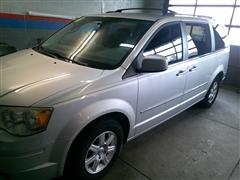 2010 Chrysler Town & Country 