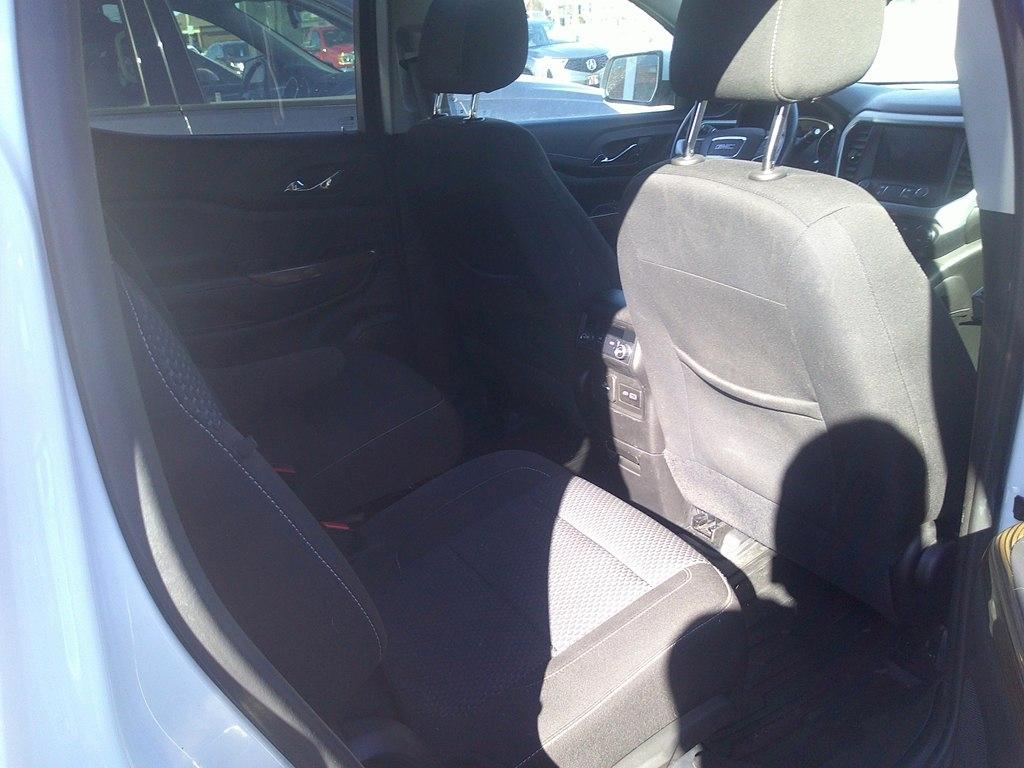 GMC Acadia FWD 4dr SLE 2020