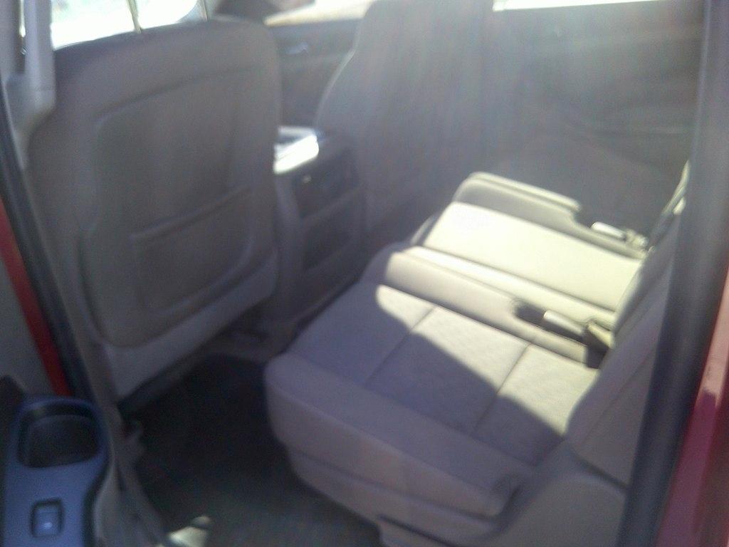 Chevrolet Suburban 4WD 4dr LS 2015