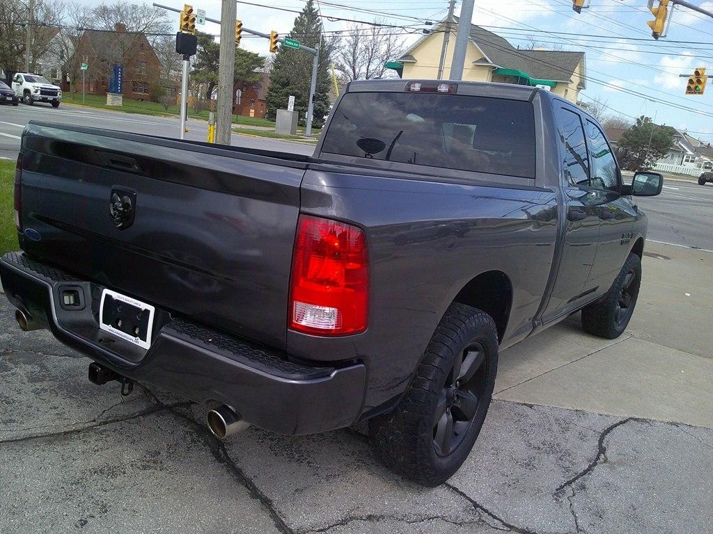 RAM 1500 4WD Quad Cab 140.5" Express 2015