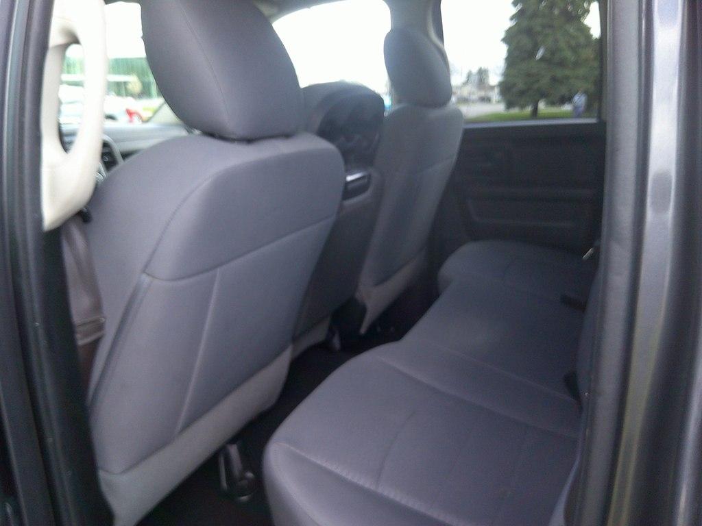 RAM 1500 4WD Quad Cab 140.5" Express 2015