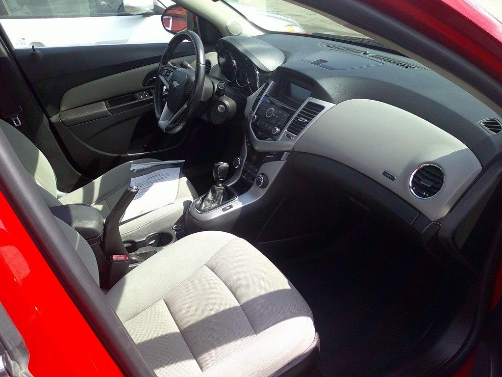 Chevrolet Cruze 4dr Sdn LT w/1LT 2012