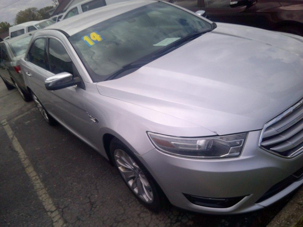 Ford Taurus 4dr Sdn Limited FWD 2014