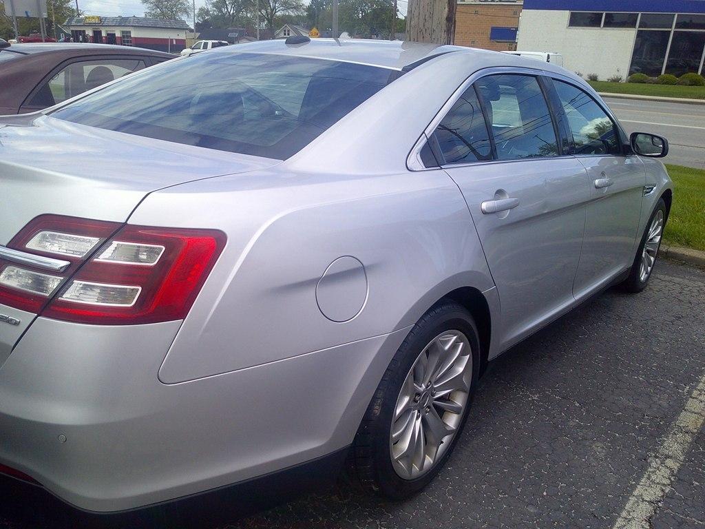 Ford Taurus 4dr Sdn Limited FWD 2014