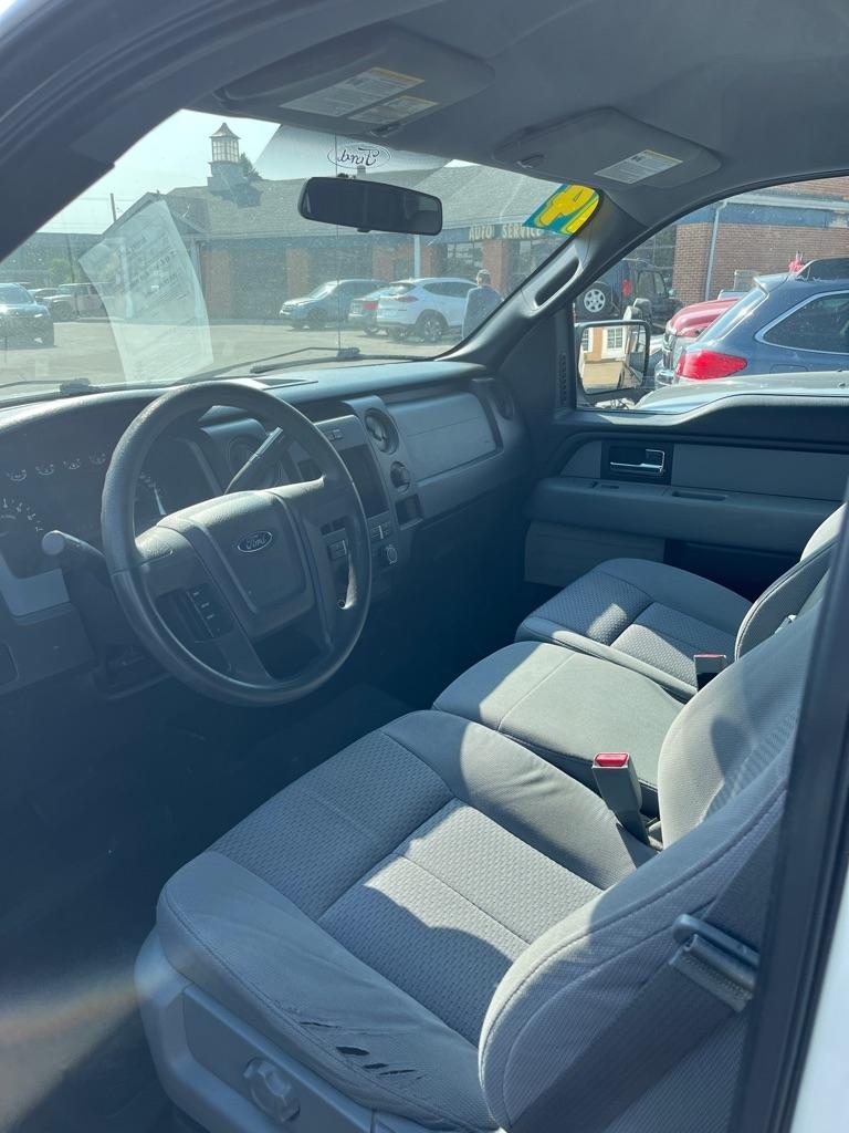 Ford F-150 2WD Reg Cab 126" STX 2014