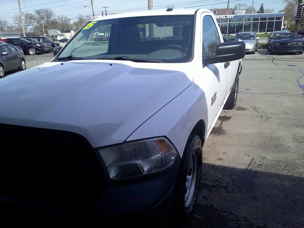 RAM 1500 2WD Reg Cab 140.5" Tradesman 2015