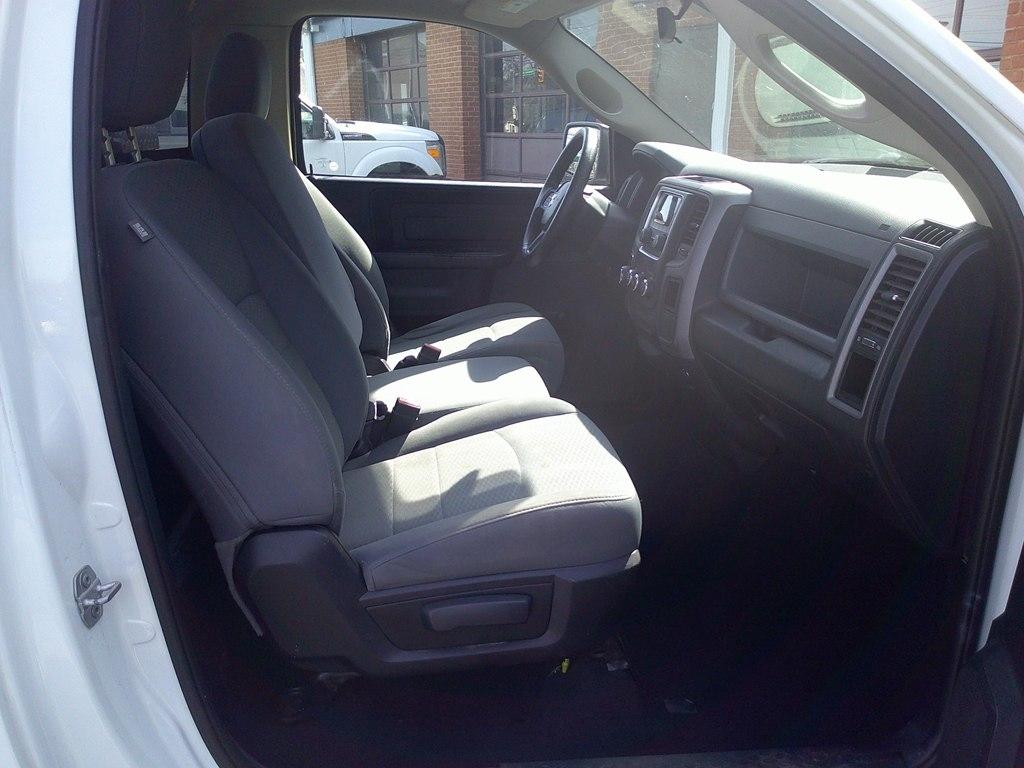 RAM 1500 2WD Reg Cab 140.5" Tradesman 2015
