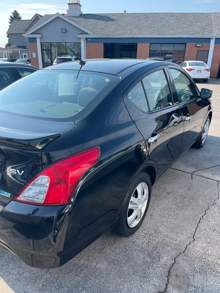 Nissan Versa 4dr Sdn CVT 1.6 S Plus 2016