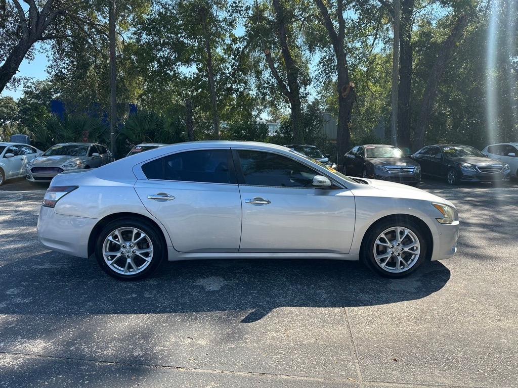 Nissan Maxima S 2013