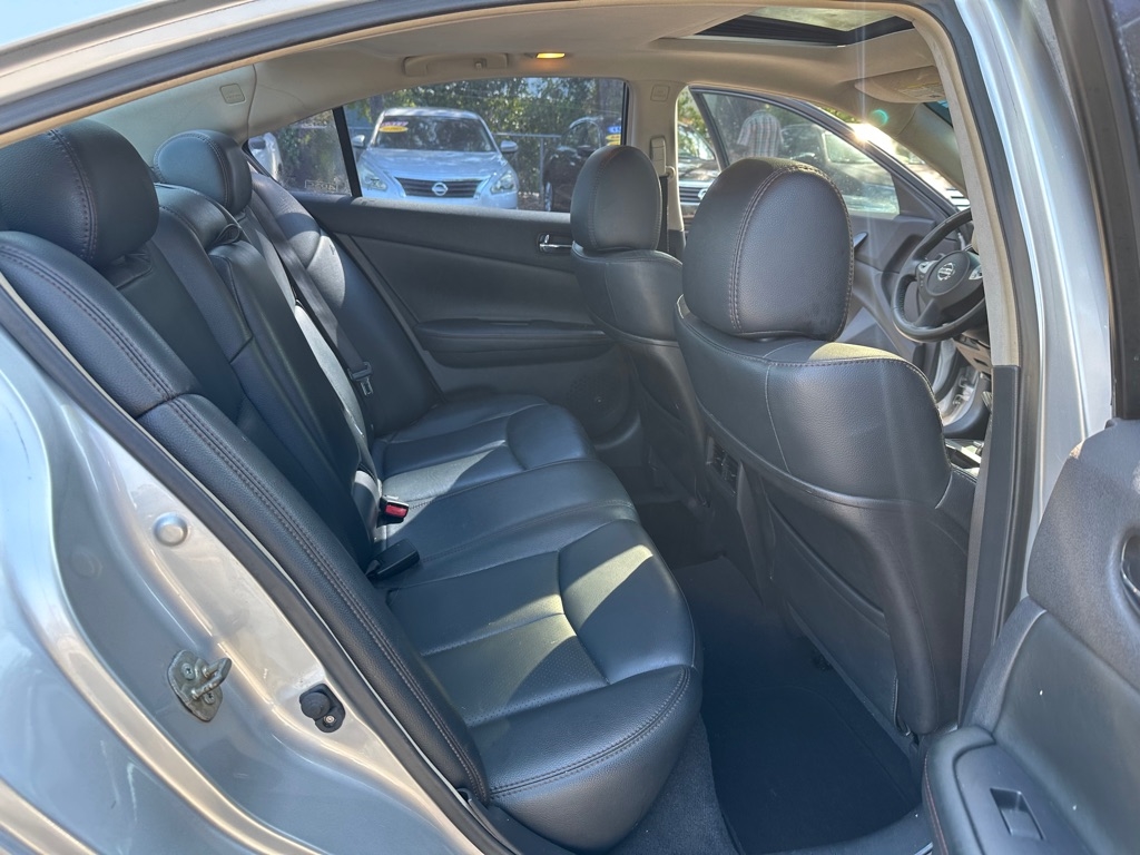 Nissan Maxima S 2013