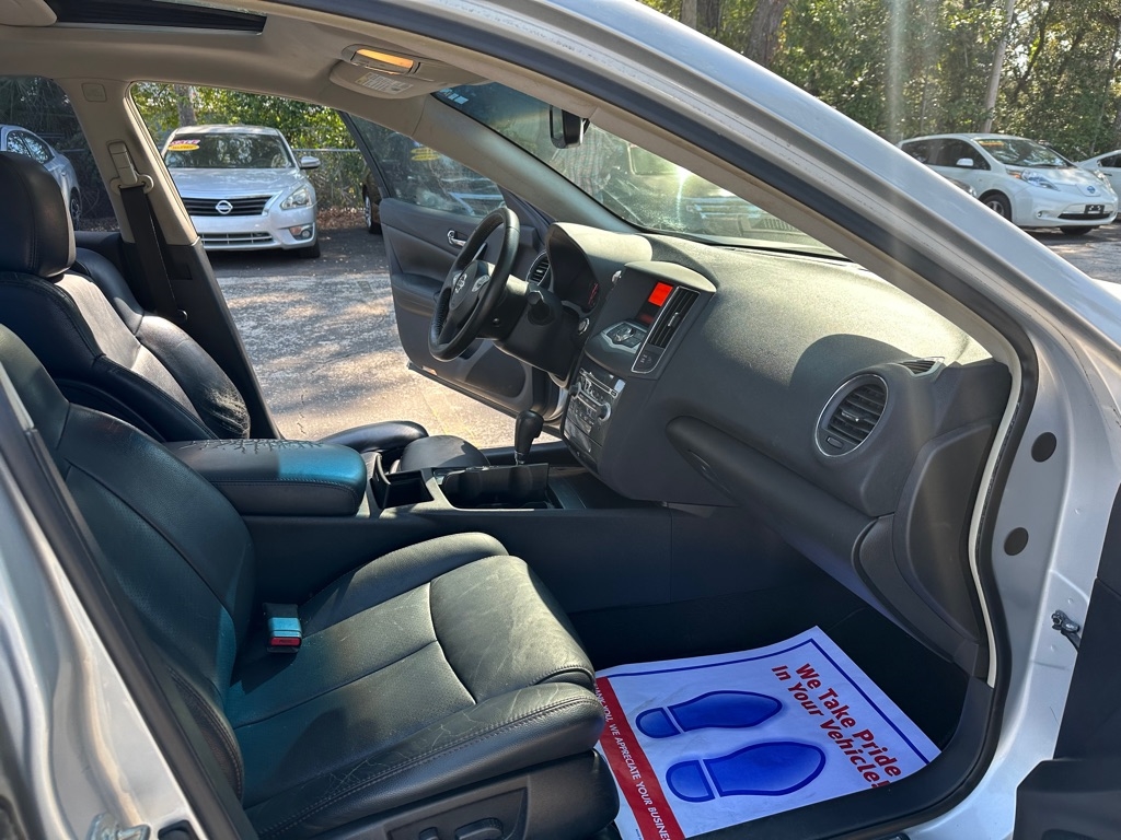 Nissan Maxima S 2013