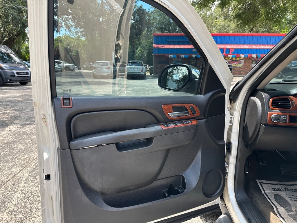 GMC Yukon XL SLT-1 1/2 Ton 2WD 2012