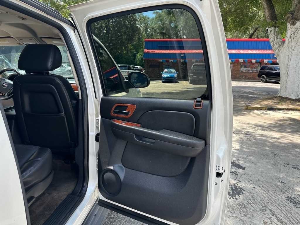 GMC Yukon XL SLT-1 1/2 Ton 2WD 2012