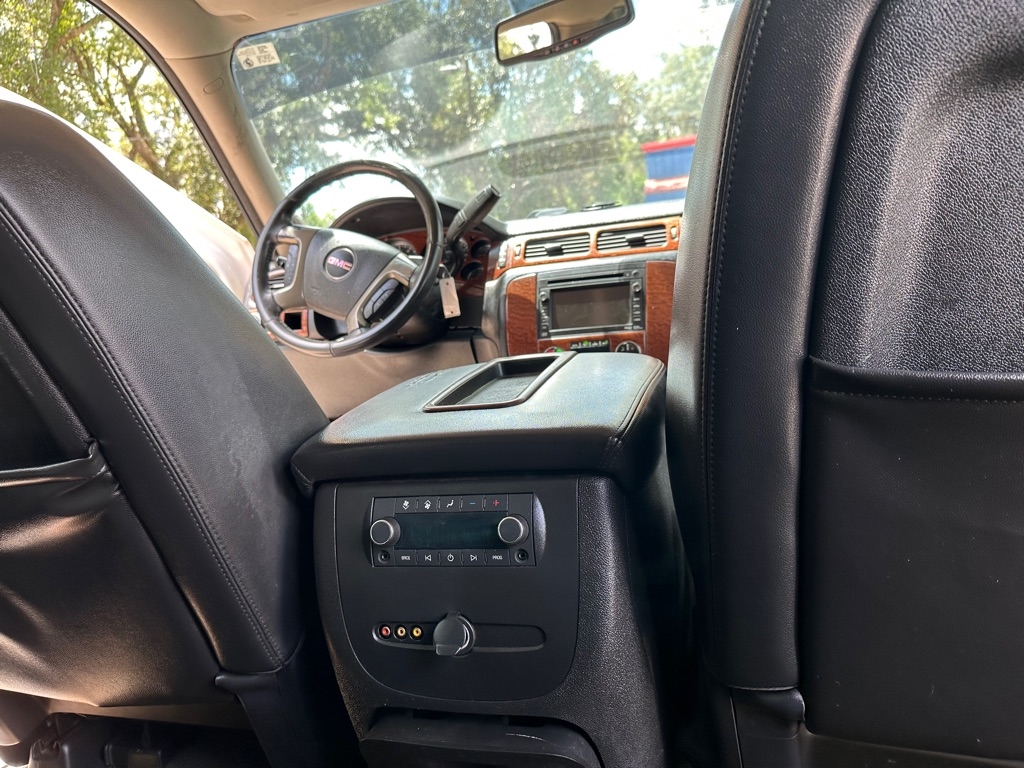 GMC Yukon XL SLT-1 1/2 Ton 2WD 2012