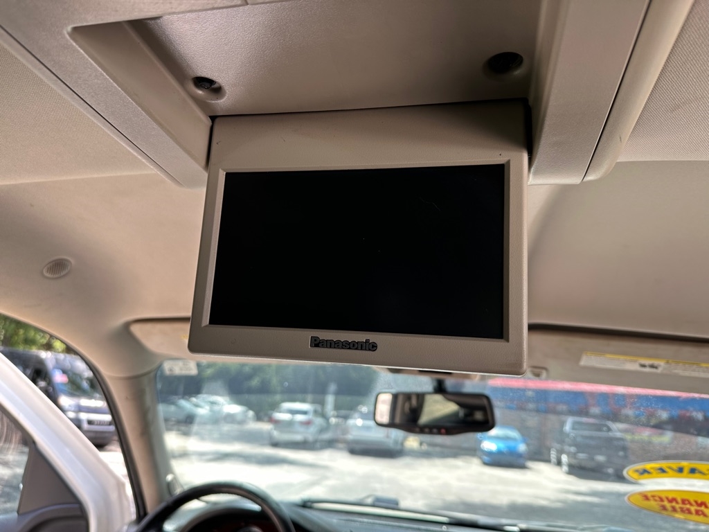 GMC Yukon XL SLT-1 1/2 Ton 2WD 2012