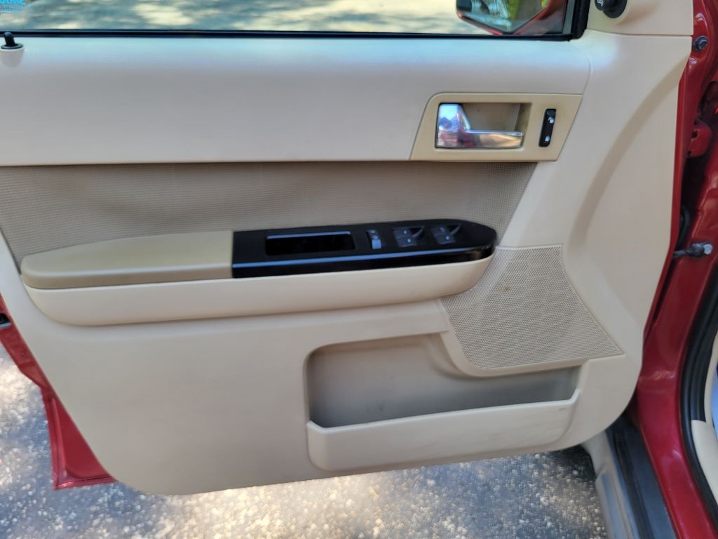 Ford Escape Limited FWD 2010