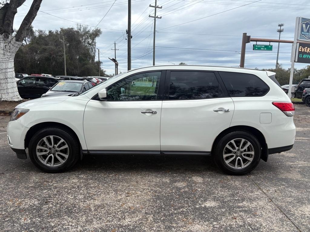 Nissan Pathfinder photo 2