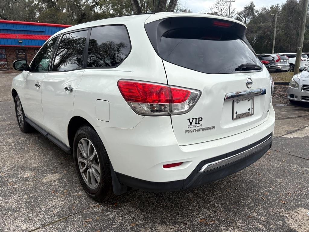 Nissan Pathfinder photo 3