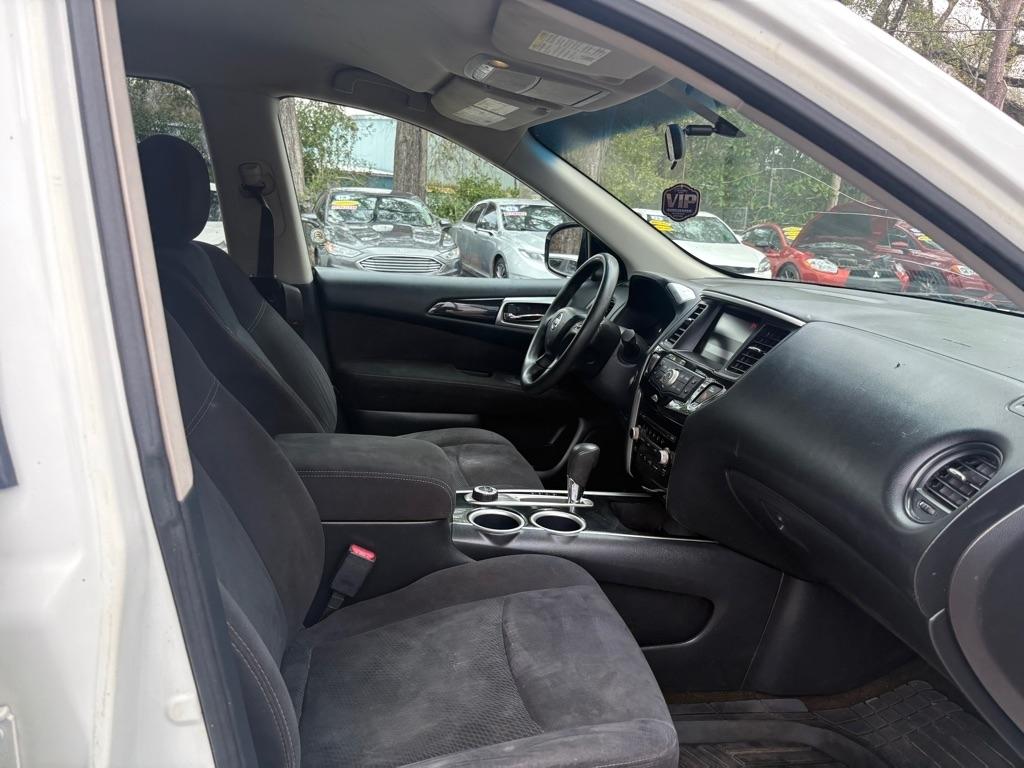 Nissan Pathfinder photo 14