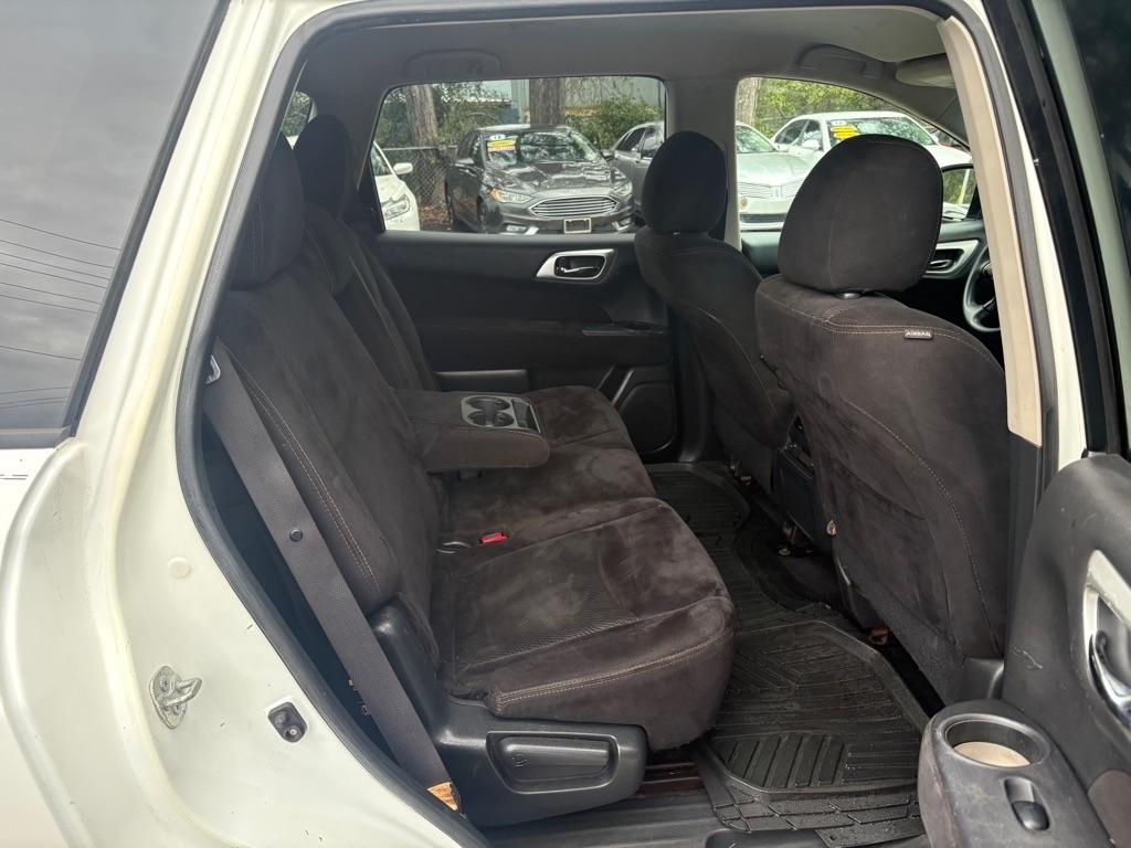 Nissan Pathfinder photo 16