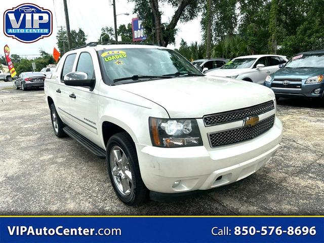 White 2012 Chevrolet Avalanche Pickup Truck Four-Wheel Drive Automatic