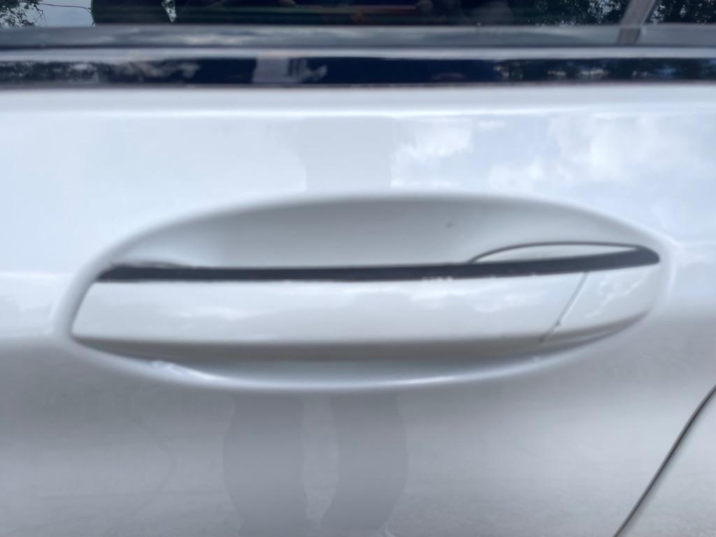 BMW 750i photo 8