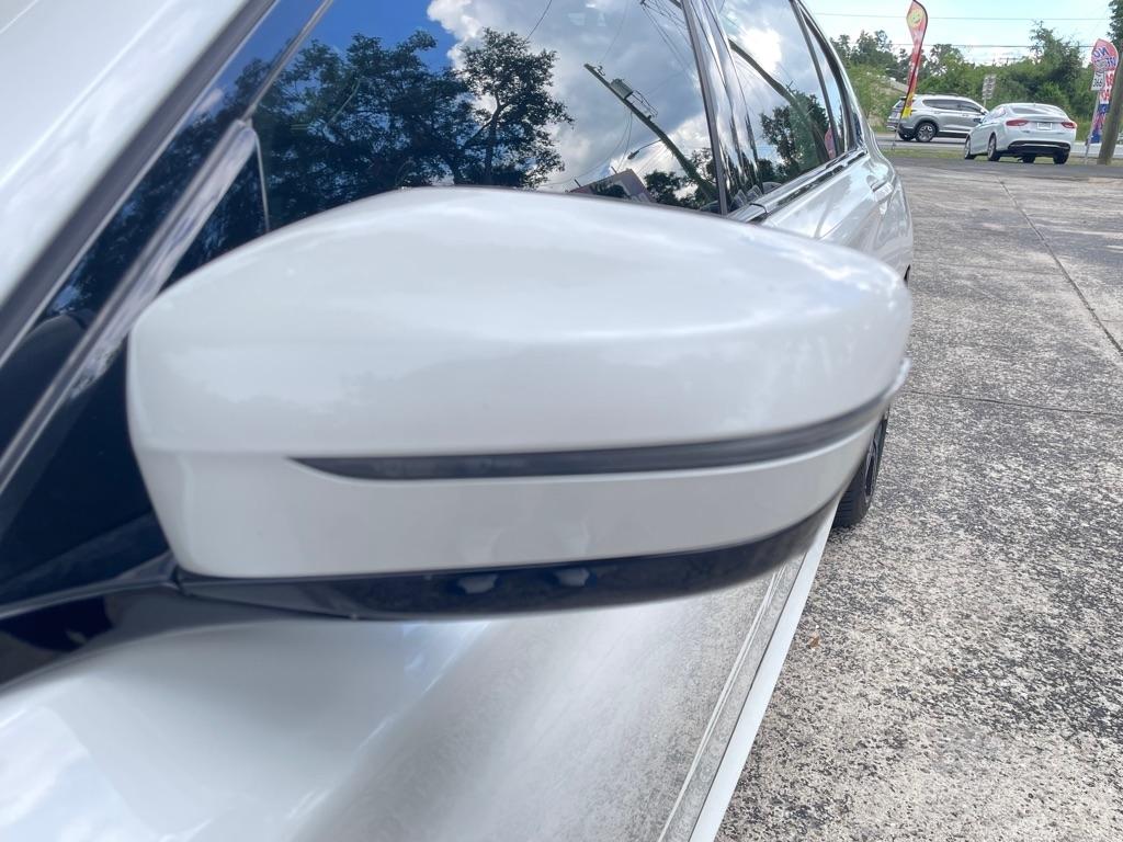 BMW 750i photo 9